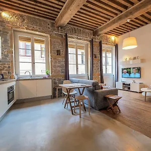 Apartment La Nuit Saint Georges, Lyon